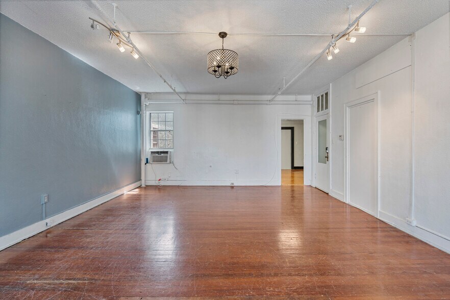 More Photos Of 909 E New Haven Ave, Melbourne Storefront Retail Residential For Lease