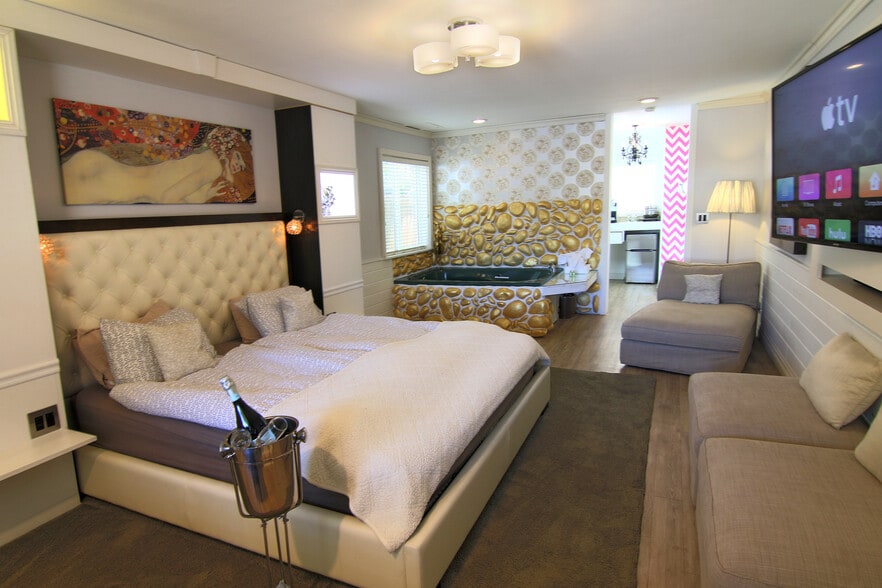 More Photos Of 41095 W Big Bear Blvd, Big Bear Lake Hotel For Sale