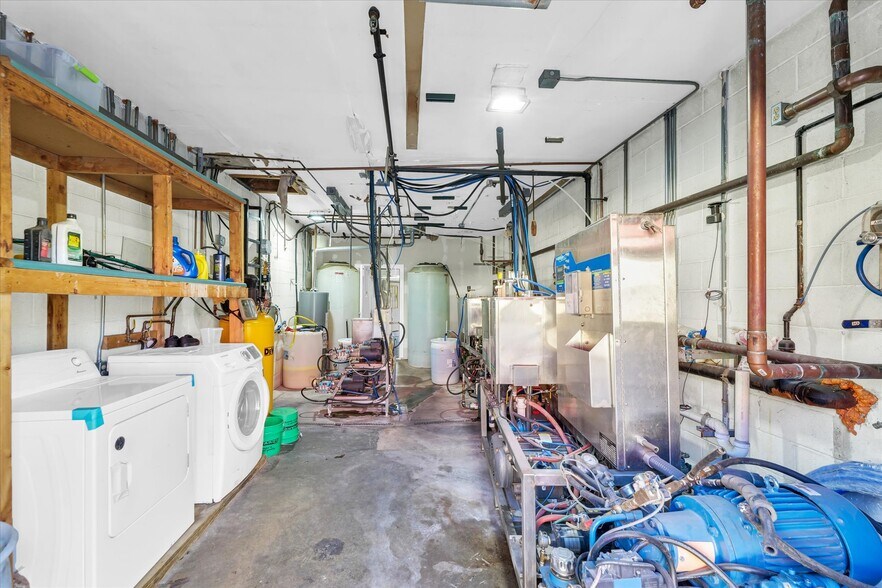 More Photos Of 501 E University Ave, Urbana Carwash For Sale