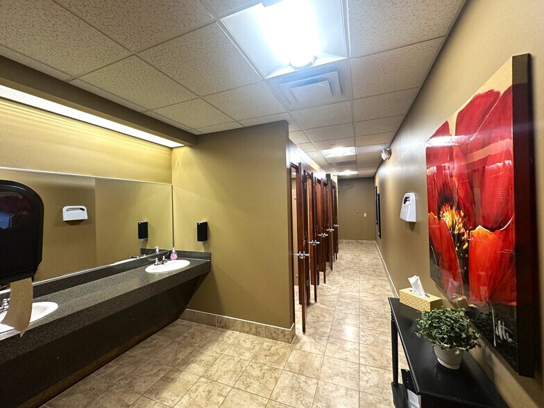 More Photos Of 5155 Financial Way, Mason Office For Lease