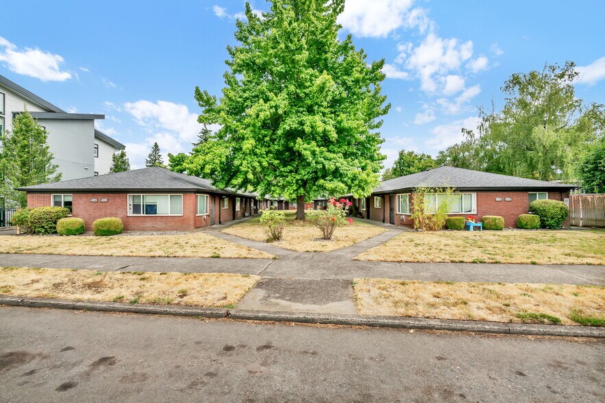 More Photos Of 2710 E Sixth St, Vancouver Apartments For Sale