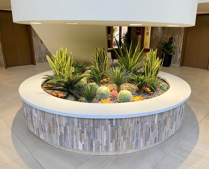 More Photos Of 2025 N 3rd St, Phoenix Unknown For Lease