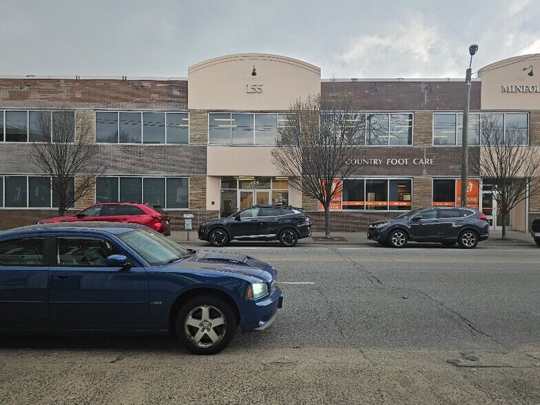 More Photos Of 154 Mineola Blvd, Mineola Storefront Retail Residential For Lease