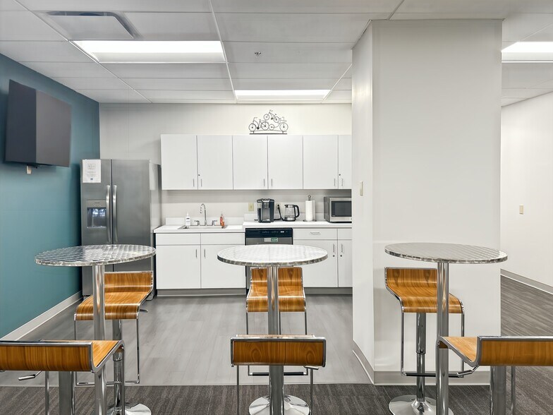 More Photos Of 1300 E 9th St, Cleveland Coworking Space