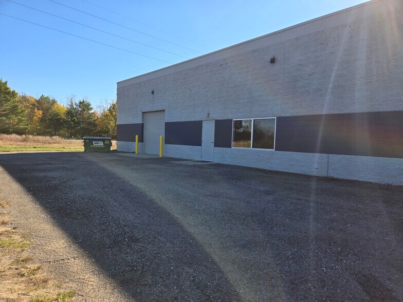 More Photos Of 1180 Devin Dr, Norton Shores Manufacturing For Lease
