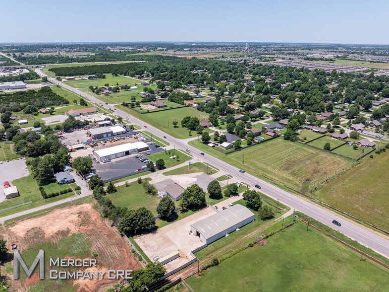 More Photos Of 10108 NW 10th St, Yukon Warehouse For Sale