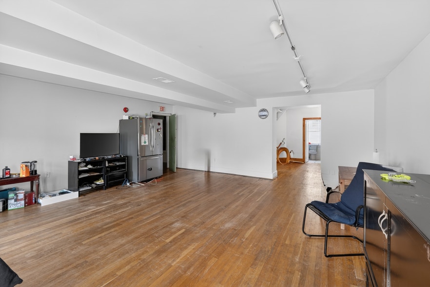 More Photos Of 916 Blagden Aly NW, Washington Flex For Sale