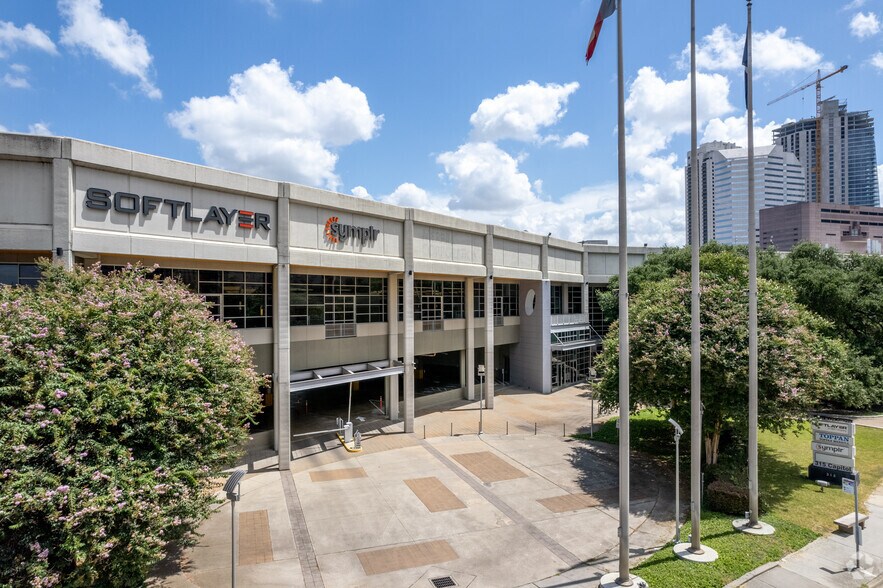 Primary Photo Of 500 Texas St, Houston Unknown For Lease