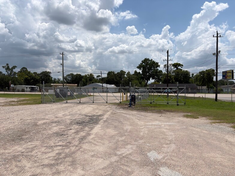 More Photos Of 2219 Aldine Bender Rd, Houston Land For Lease
