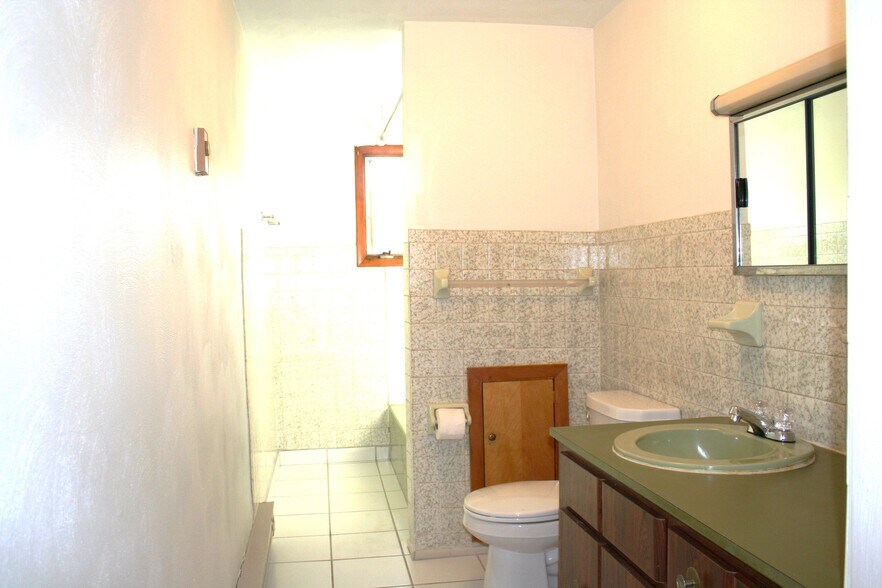 More Photos Of 208 Theatre Rd, Carrolltown Apartments For Sale