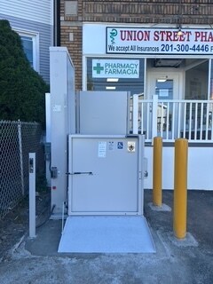 More Photos Of 248 Union St, Lodi Storefront Retail Residential For Lease