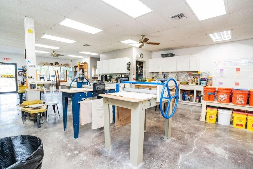 More Photos Of 1239 16th St, Vero Beach Storefront For Sale