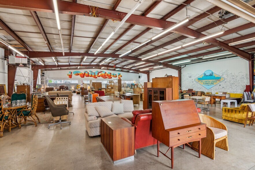 More Photos Of 1080 Katherwood Dr SW, Atlanta Showroom For Sale