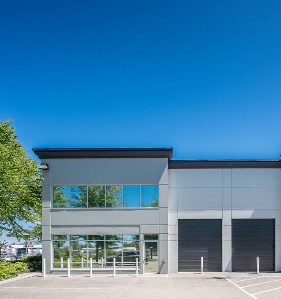More Photos Of 9770 196 A St, Langley Twp Showroom For Lease