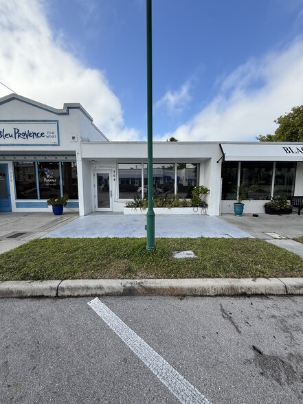 More Photos Of 764 12th Ave S, Naples General Retail For Lease