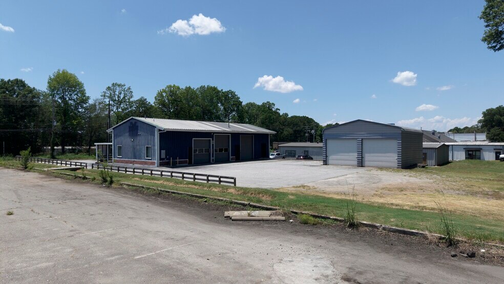 More Photos Of 1010 NE Main St, Simpsonville Auto Repair For Sale