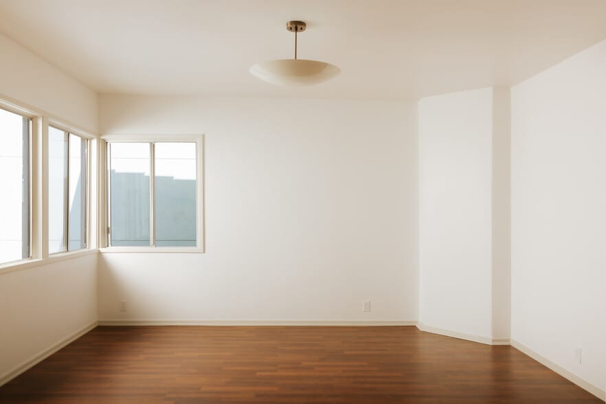 More Photos Of 2218 Pico Blvd, Santa Monica General Retail For Sale