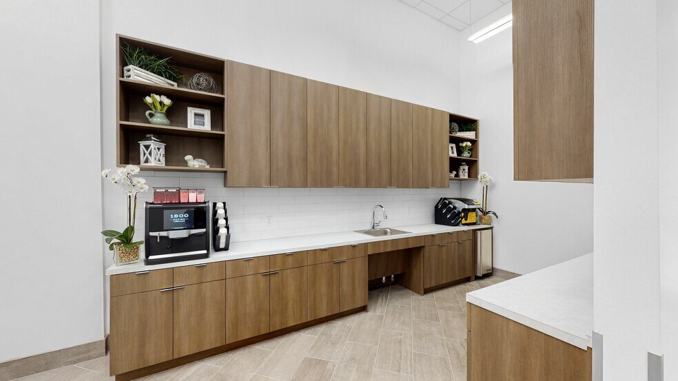 More Photos Of 1800 Bering Dr, Houston Office For Lease