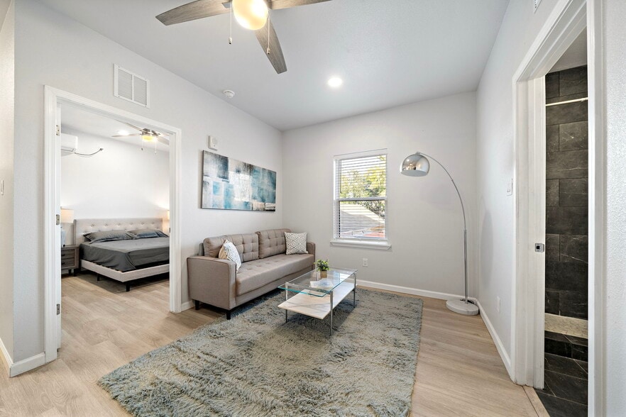 More Photos Of 808 Sealy ave, Galveston Apartments For Sale