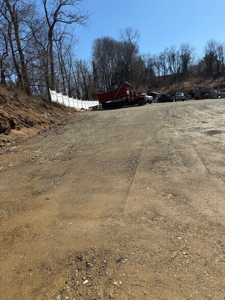 More Photos Of 258 Bodley Rd, Aston Land For Lease