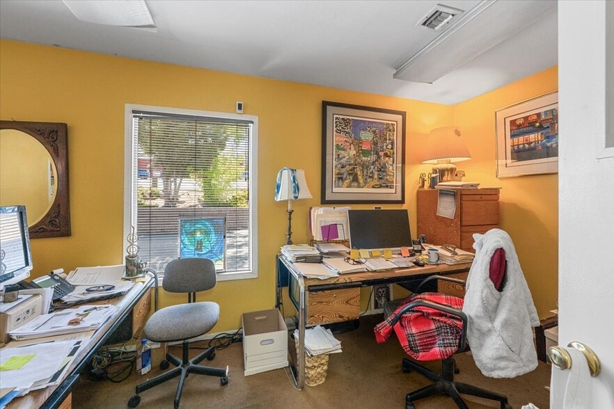 More Photos Of 40585 Big Bear Blvd, Big Bear Lake Office For Sale