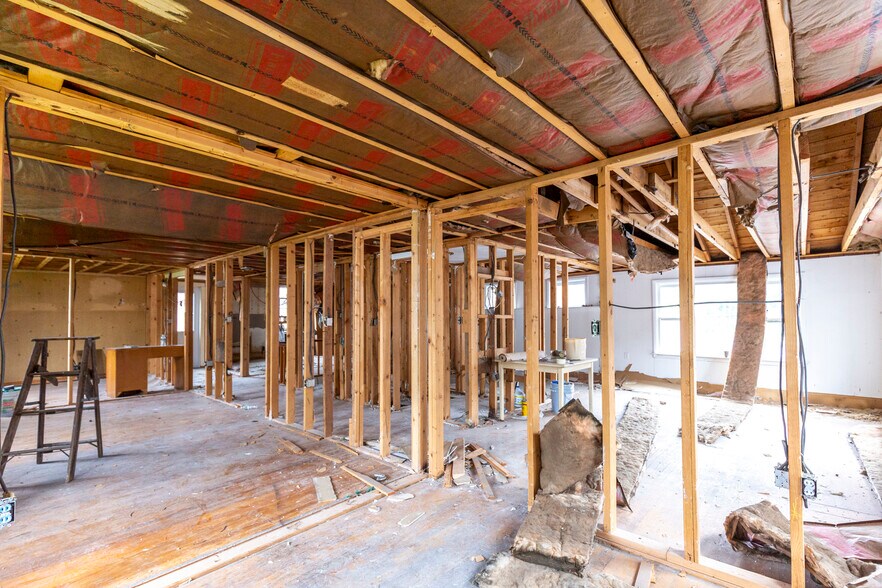 More Photos Of 23 E Main St, Hancock Restaurant For Sale