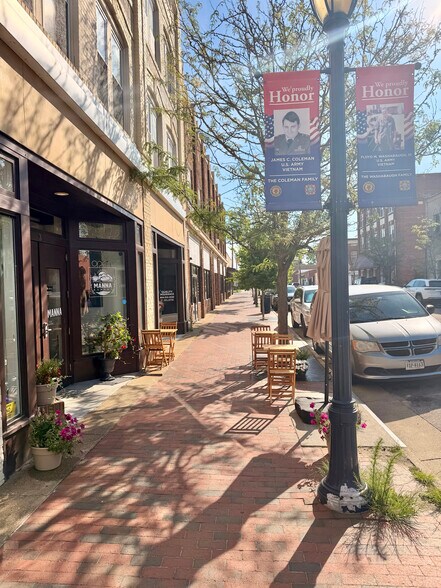 More Photos Of 245 E Broadway Ave, Hopewell Apartments For Lease