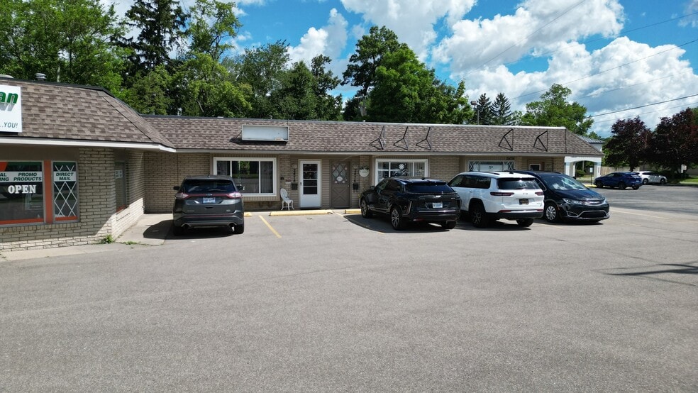 More Photos Of 2474-2486 Orchard Lake Rd, Keego Harbor Unknown For Lease