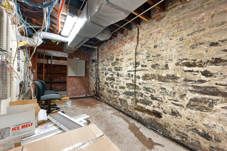 More Photos Of 1847-1855 Massachusetts Ave, Cambridge General Retail For Sale