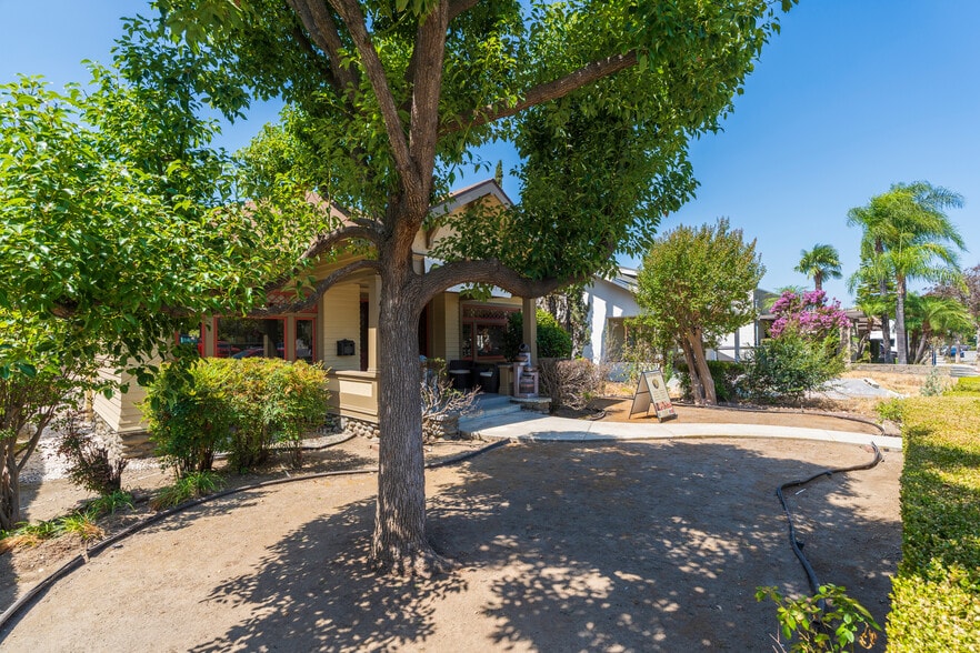 More Photos Of 146 E Walnut Ave, Monrovia Medical For Sale
