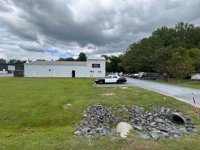More Photos Of 7923 Industrial Park Rd, Easton Warehouse For Sale