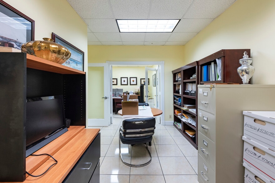 More Photos Of 10200 NW 25th St, Doral Light Distribution For Sale