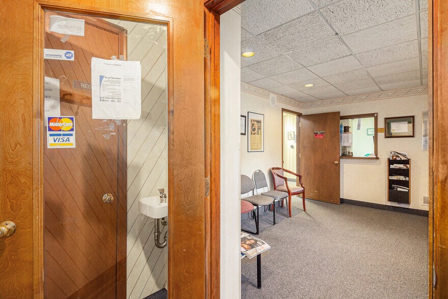 More Photos Of 1121-1127 Villa Linde Ct, Flint Medical For Sale