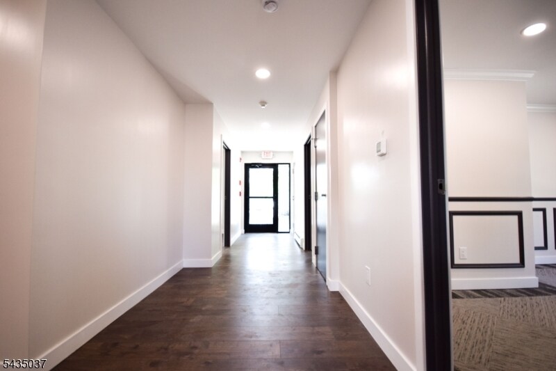 More Photos Of 5 Muller Plz, Little Falls Flex For Lease