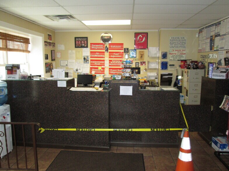 More Photos Of 525 Elm St, Kearny Auto Salvage Facility For Sale