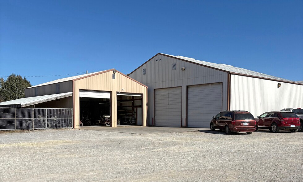 More Photos Of 210 W Cole St, Moundridge General Retail For Sale