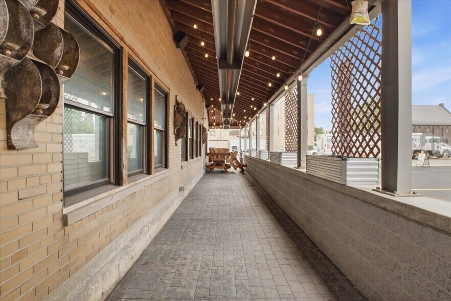 More Photos Of 301 Franklin St, Buffalo Restaurant For Sale
