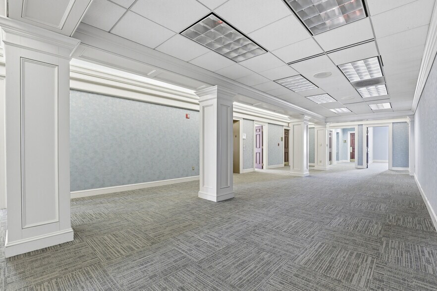 More Photos Of 201 W Main St, Laurens Medical For Lease