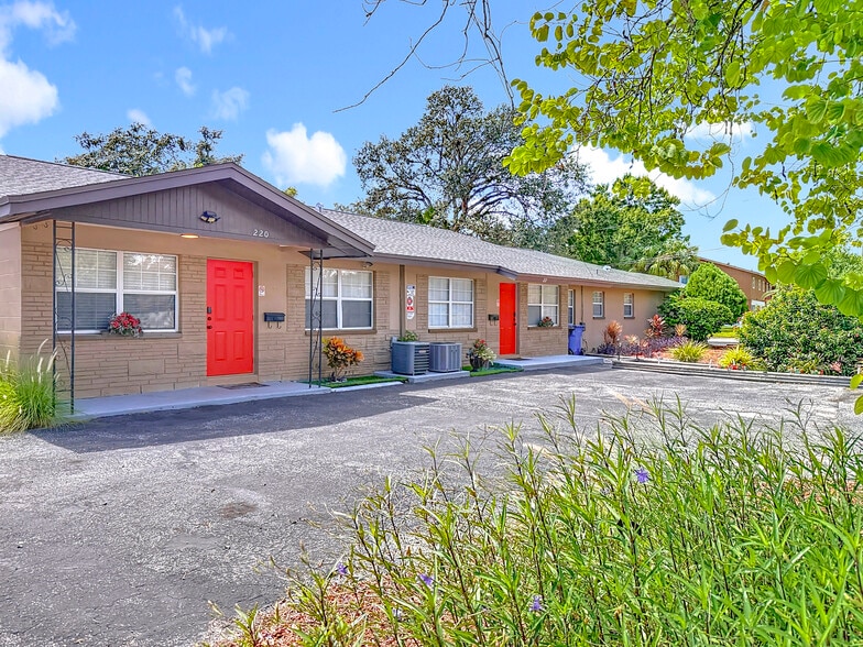 More Photos Of 139 SE Jefferson Cir N, Saint Petersburg Apartments For Sale