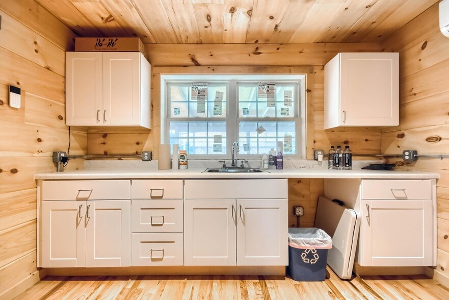 More Photos Of 1440 Woodmont Ln, Atlanta Loft Creative Space For Sale