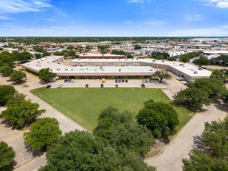 More Photos Of 11601 Plano Rd, Dallas Unknown For Lease