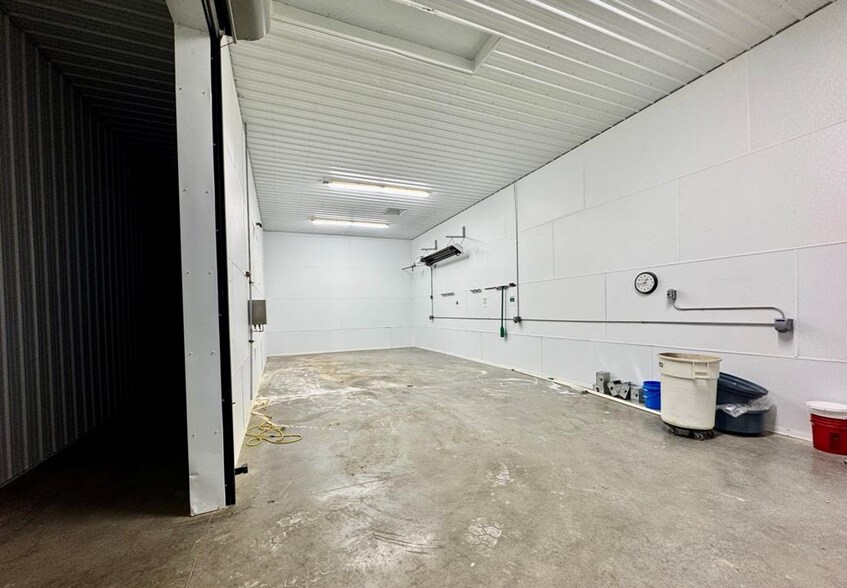 More Photos Of 3512 E Bench Rd, Dillon Manufacturing For Sale