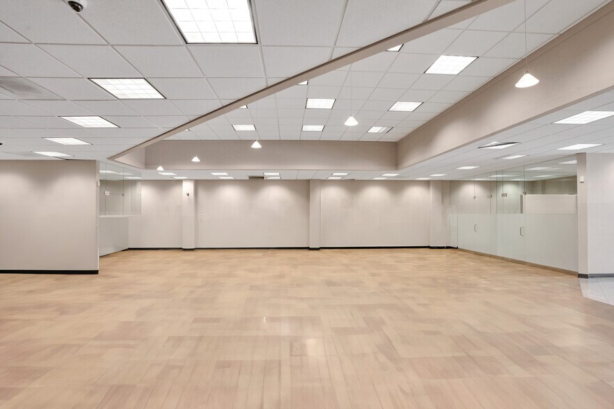 More Photos Of 780 Laurel St, San Carlos Bank For Lease