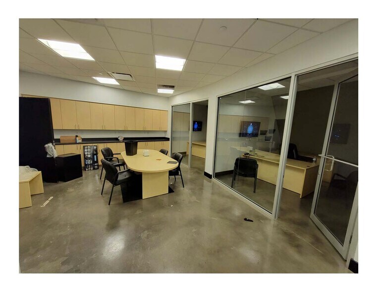 More Photos Of 3063 Outlet Center Dr, Sealy Flex For Sale