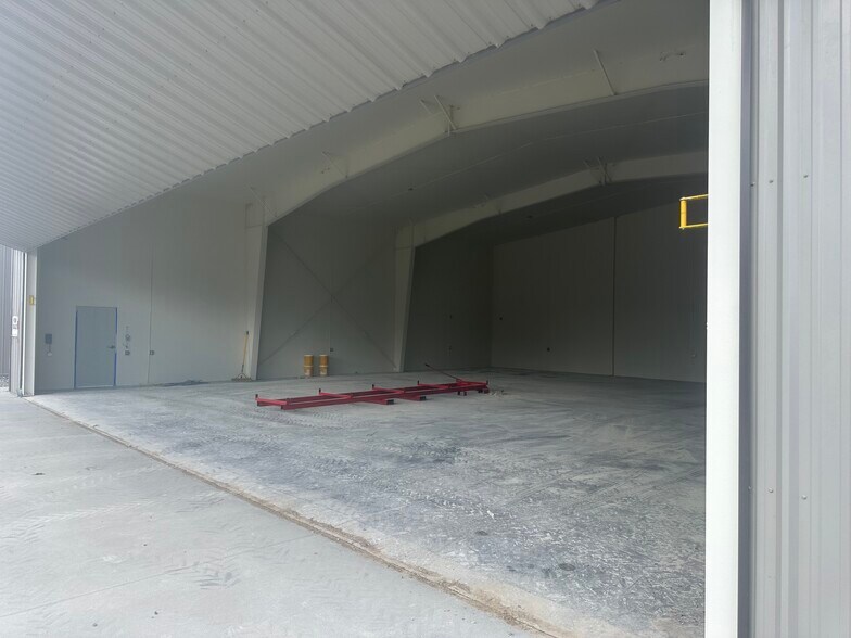 More Photos Of 34 Charlie Taxi Wy Way, Ennis Airplane Hangar For Sale