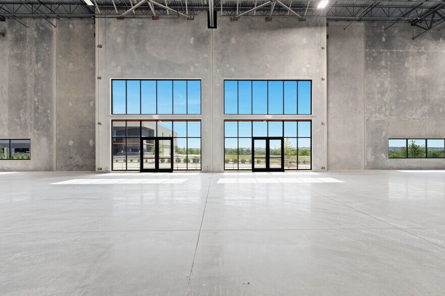 More Photos Of 11708 McAngus Rd, Del Valle Unknown For Lease