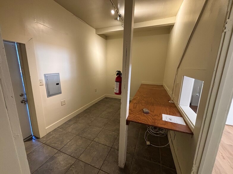 More Photos Of 1844 N Allen Ave, Pasadena Storefront Retail Office For Lease