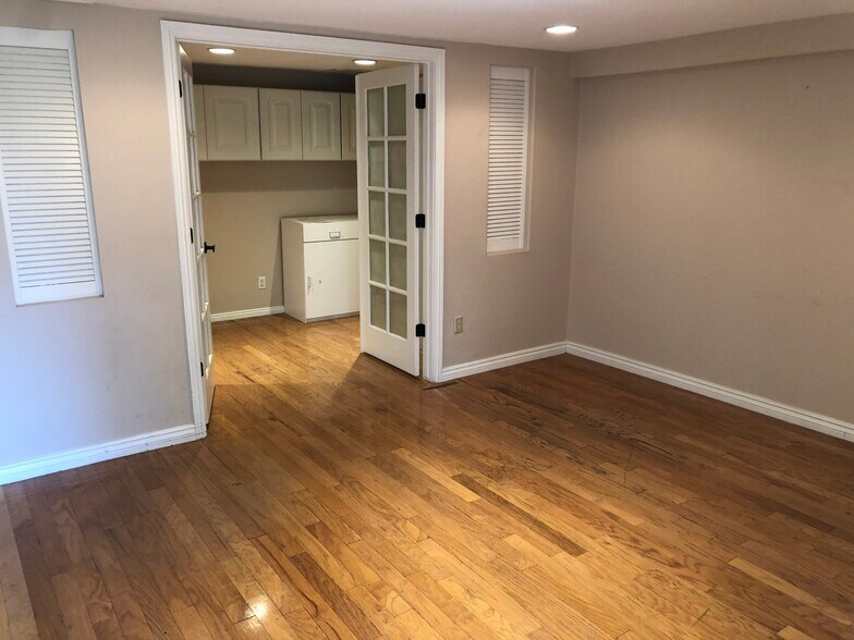 More Photos Of 610 S 7th St, Las Vegas Office For Lease
