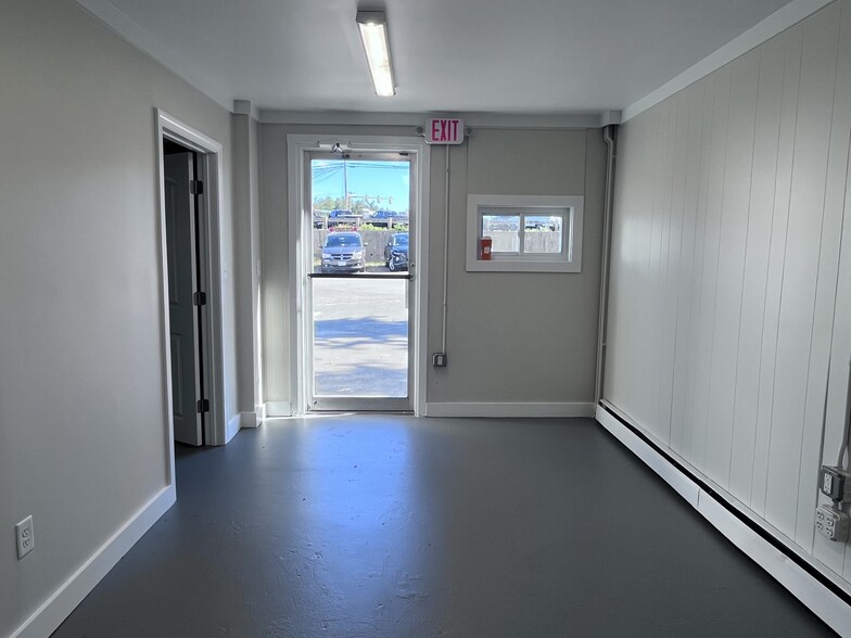 More Photos Of 2 Danville Rd, Plaistow Industrial For Lease