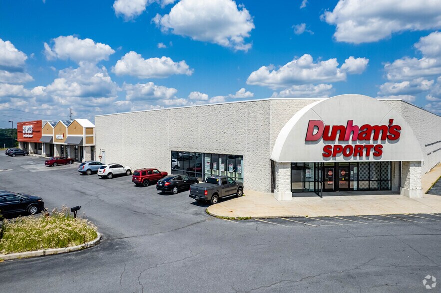 More Photos Of 590-594 Galleria Dr, Johnstown General Retail For Sale